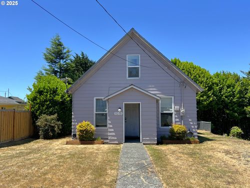 1678 Meade St, North Bend, OR, 97459-3577 | Card Image