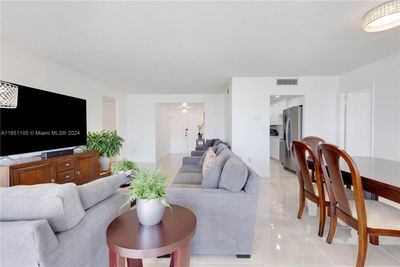 411 - 1080 94th St, Condo with 2 bedrooms, 2 bathrooms and null parking in Bay Harbor Islands FL | Image 3