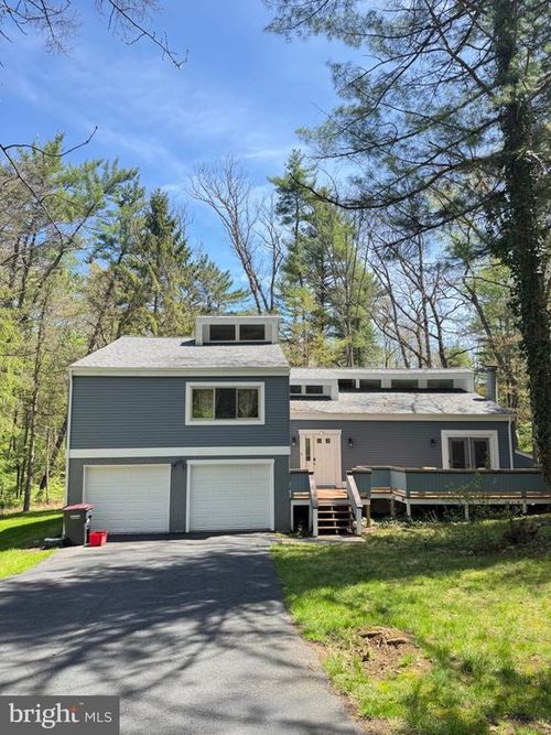 1845 Woodledge Dr, State College, PA, 16803-1858 | Card Image