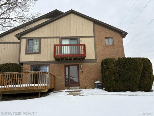 143 Meadow Lane Cir, Rochester Hills, MI, 48307-3070 | Card Image