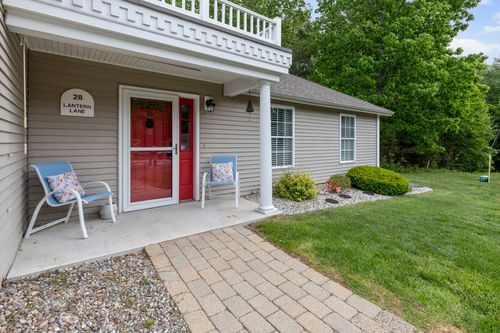 28 Lantern Ln, Kingston, NH, 03848-3260 | Card Image