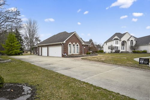 4891 Maceri Cir, Sterling Heights, MI, 48314-4074 | Card Image