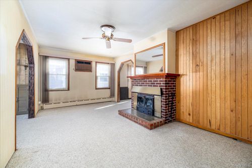 560 Stowe Ave, North Baldwin, NY, 11510-1625 | Card Image