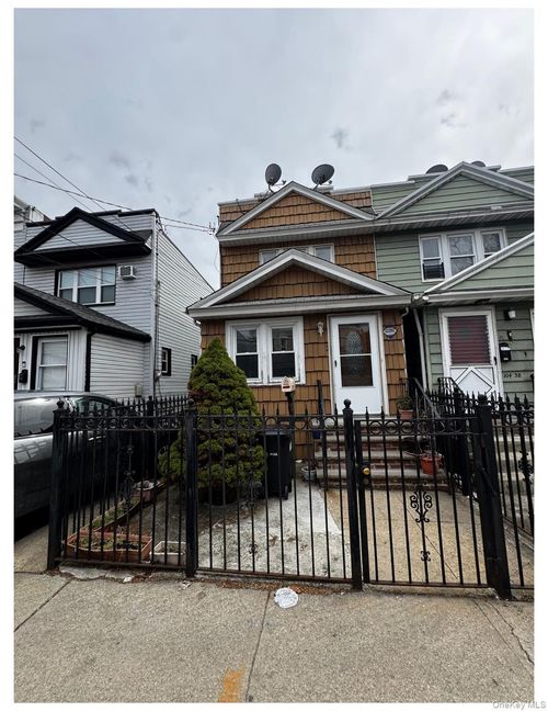 10440 89th Ave, Richmond Hill, NY, 11418-2146 | Card Image