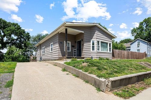 1218 N 10th St, Saint Joseph, MO, 64501-1235 | Card Image