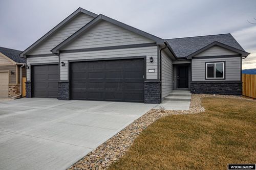 4763 Buffalo Meadows Way, Mills, WY, 82644-5190 | Card Image
