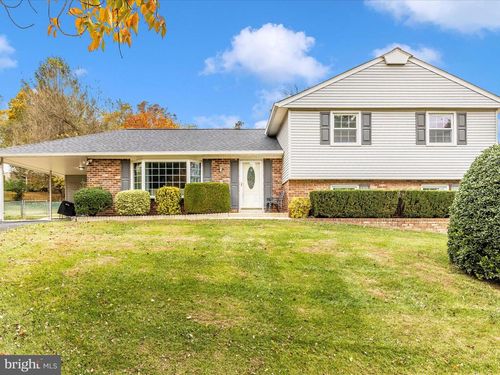 19325 Treadway Rd, BROOKEVILLE, MD, 20833-2721 | Card Image