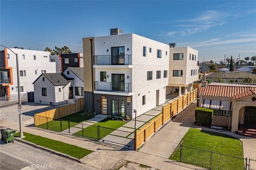 2424 S West View, Los Angeles, CA, 90016 | Card Image