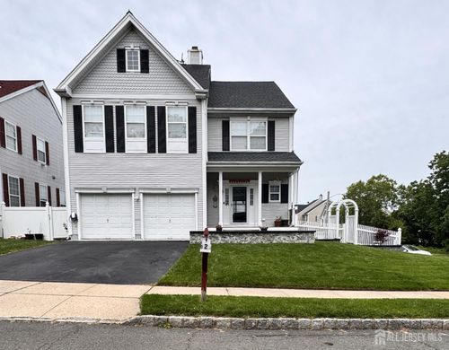 2 Oxford Ct, Kendall Park, NJ, 08824-1904 | Card Image