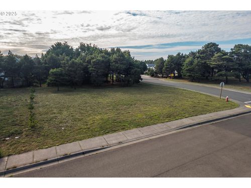 2847 Spinnaker Dr, Bandon, OR, 97411 | Card Image