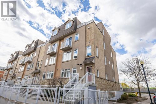 47-30 Turntable Cres, Toronto, ON, M6H4K9 | Card Image