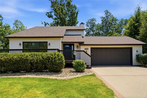 6211 Arapahoe Dr Ne, Cedar Rapids, IA, 52411-7702 | Card Image