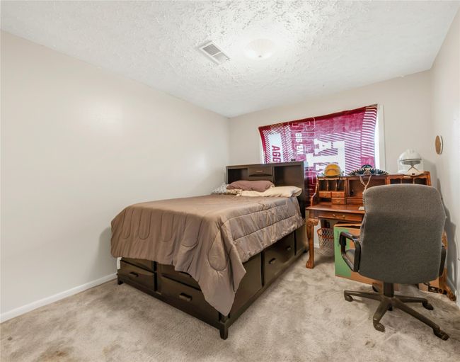 Upstairs bedroom #1 | Image 15