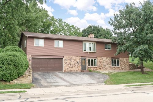 320 N Clark Street, MAYVILLE, WI, 53050 | Card Image