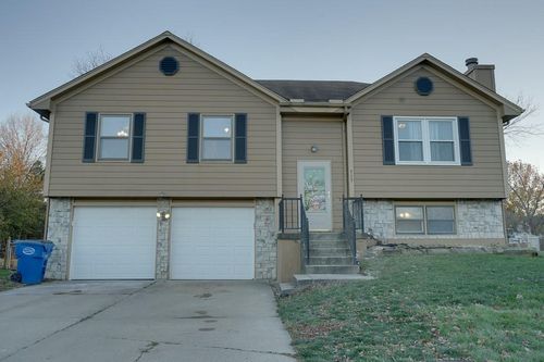 513 S Willow Drive, Grain Valley, MO, 64029 | Card Image