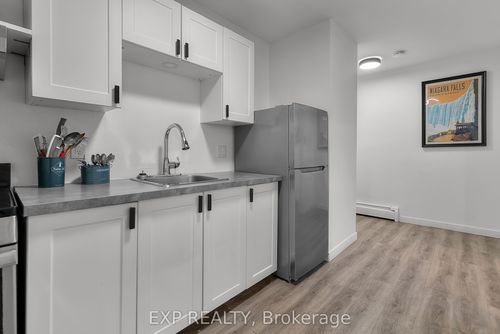 3-4595 Queen St, Niagara Falls, ON, L2E2L7 | Card Image