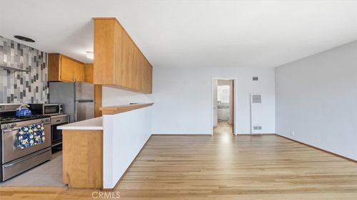 unit-10-1020 E 2nd St, Long Beach, CA, 90802-5576 | Card Image