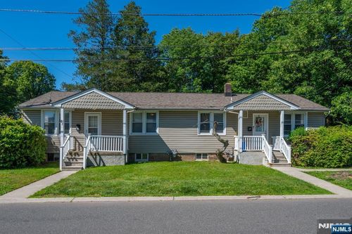 67 Stuyvesant Ct, Clifton, NJ, 07013-1556 | Card Image