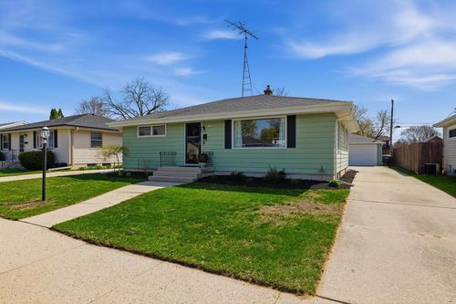 2725 S 11th Street, Sheboygan, WI, 53081 | Card Image
