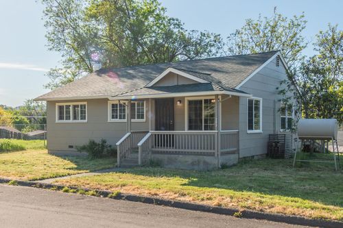 293 1st Ave, Lewiston, CA, 96052-9501 | Card Image