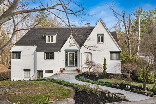 3 Old Brook Dr, Worcester, MA, 01609-1303 | Card Image