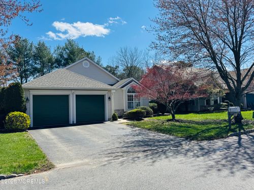 27 Rosewood Dr, Lakewood, NJ, 08701-5708 | Card Image