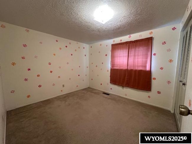 530 Juniper St, House other with 5 bedrooms, 3 bathrooms and null parking in Green River WY | Image 16