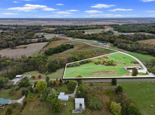 2a-145082 Santa Fe Rd, Boonville, MO, 65233-2647 | Card Image