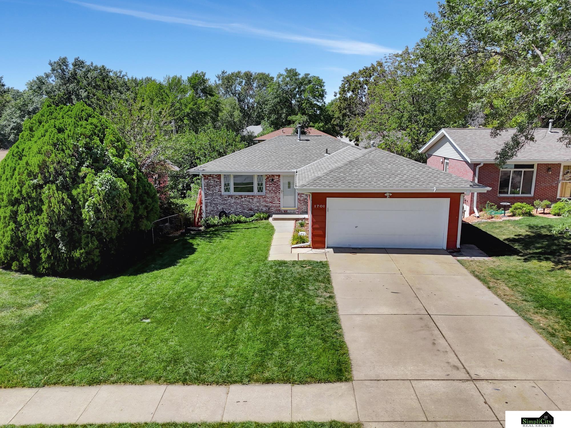 76th St, Lincoln, NE 68505