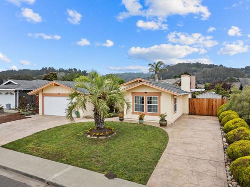 1527 Hawser Ln, Half Moon Bay, CA, 94019-1529 | Card Image
