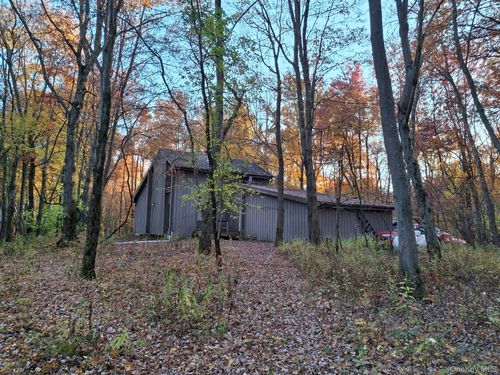 2 Redmond Way, Stanfordville, NY, 12581-6136 | Card Image