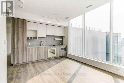 805-898 Portage Parkway, Vaughan (Vaughan Corporate Centre), ON, L4K0J6 | Card Image