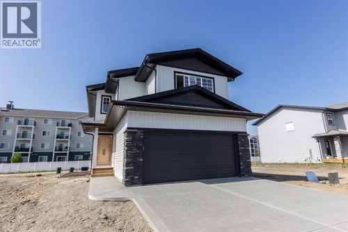 74 Turnbull Close, Red Deer, AB, T4P3H6 | Card Image