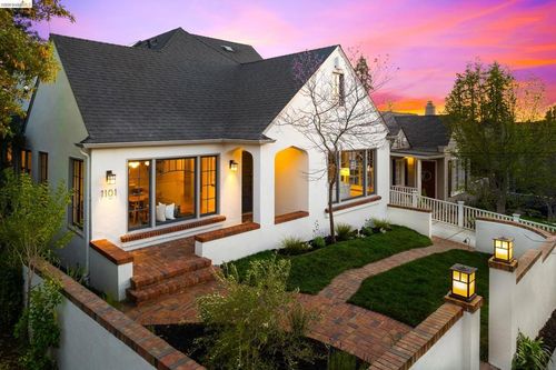 1101 Clarendon Cres, Oakland, CA, 94610-1807 | Card Image