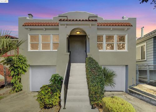 5718 Adeline St, Oakland, CA, 94608-2816 | Card Image