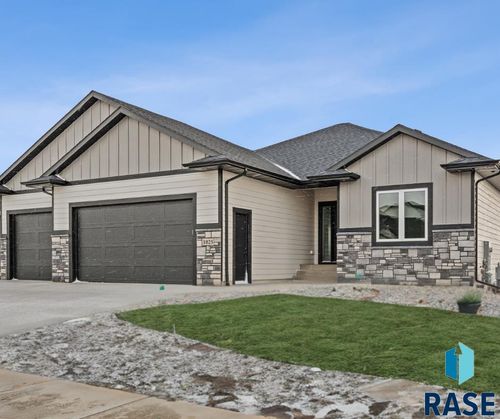 1025 Madison St E, Tea, SD, 57064 | Card Image