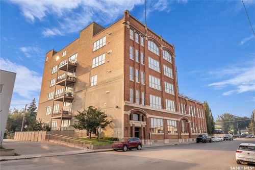 206-211 Av D N, Saskatoon, SK, S7L1M7 | Card Image