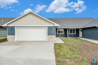 1106 11th St, House other with 2 bedrooms, 1 bathrooms and null parking in Madison SD | Image 1