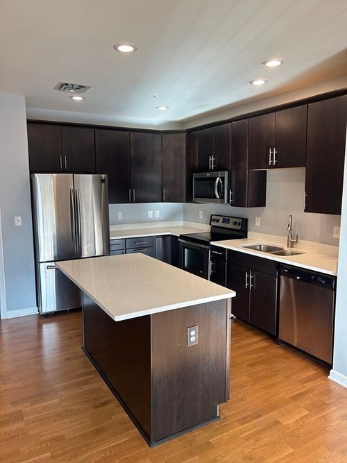 unit-205-110 Trotter Rd, Weymouth, MA, 02190-4114 | Card Image