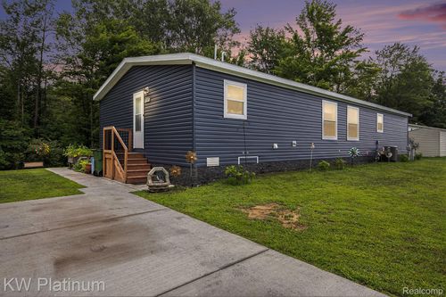 6154 Birch Creek Ct, Kimball, MI, 48074-1362 | Card Image