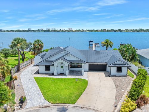 22 Tiffany Cir, Ormond Beach, FL, 32174-4006 | Card Image