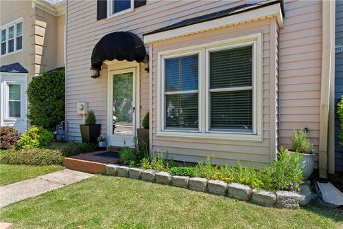 573 Salem Woods Dr Se, Marietta, GA, 30067-7161 | Card Image