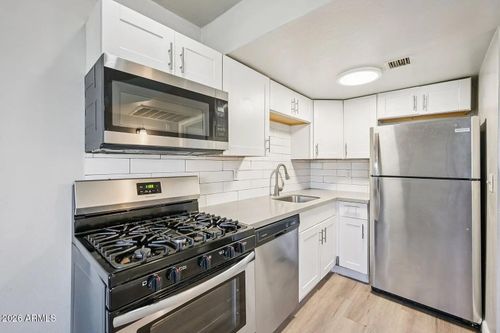 20-2931 N 38th Street, Phoenix, AZ, 85018 | Card Image