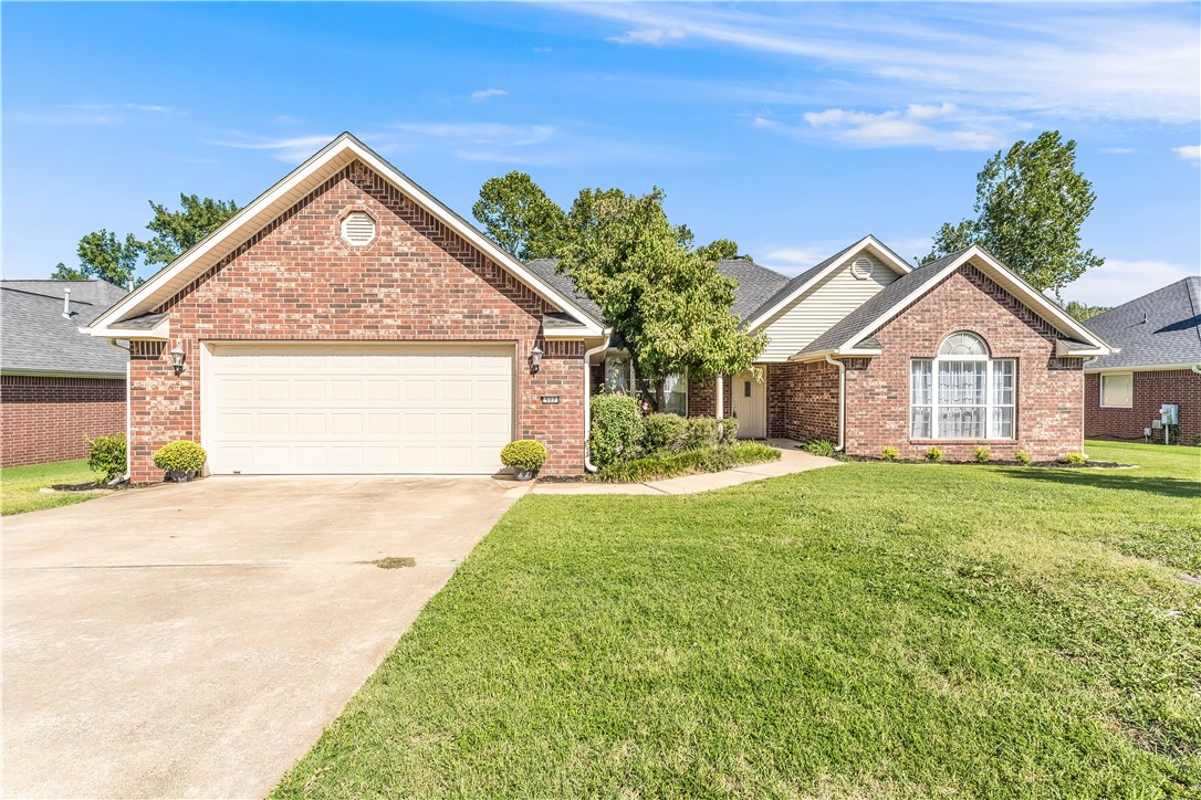 Maidstone Ave, Bentonville, AR 72712