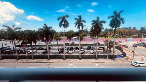 330-253 Ne 2nd St, Miami, FL, 33132-2285 | Card Image