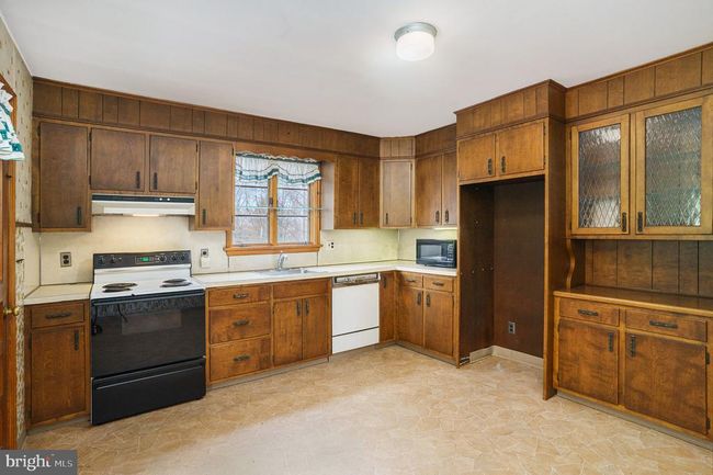 1042 Weisstown Rd, House other with 3 bedrooms, 1 bathrooms and null parking in BOYERTOWN PA | Image 10
