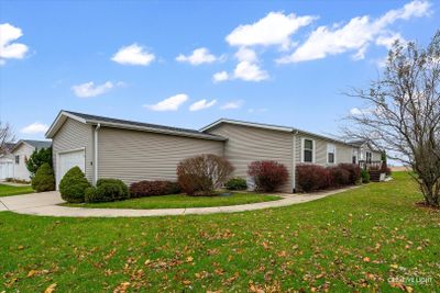 893 Meadowlark Circle, Home with 4 bedrooms, 3 bathrooms and 2 parking in Sandwich IL | Image 3