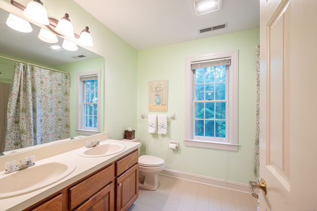 Full Bath with double sinks in upstairs hallway | Image 34