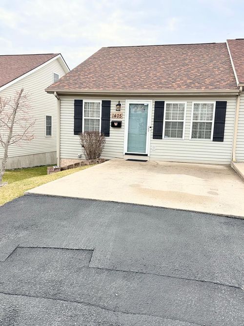 1405 Hoge St, Princeton, WV, 24740-2721 | Card Image