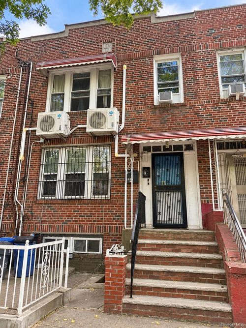 6112 37th Avenue, New York, NY, 11377 | Card Image